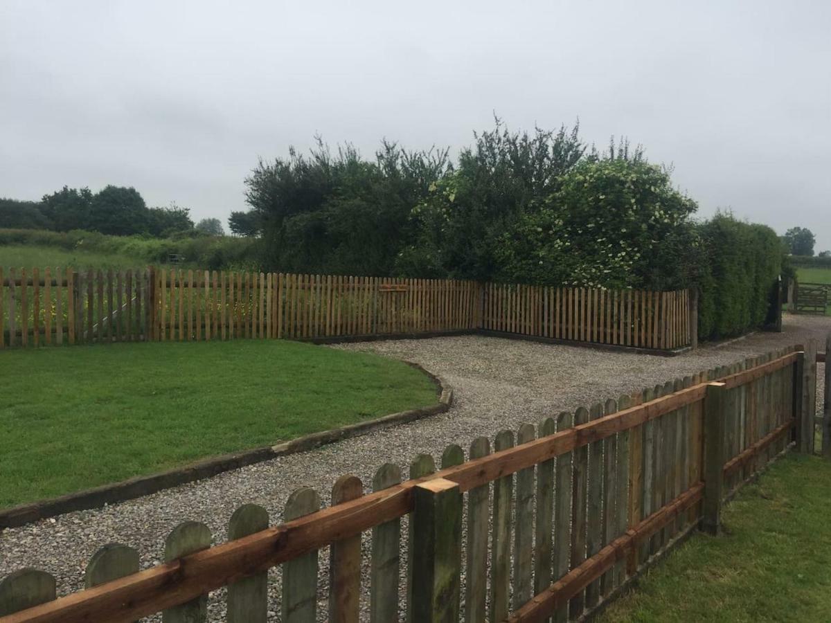 Woodpecker Cottage At Frog Trotters Cottages Hartpury Zewnętrze zdjęcie